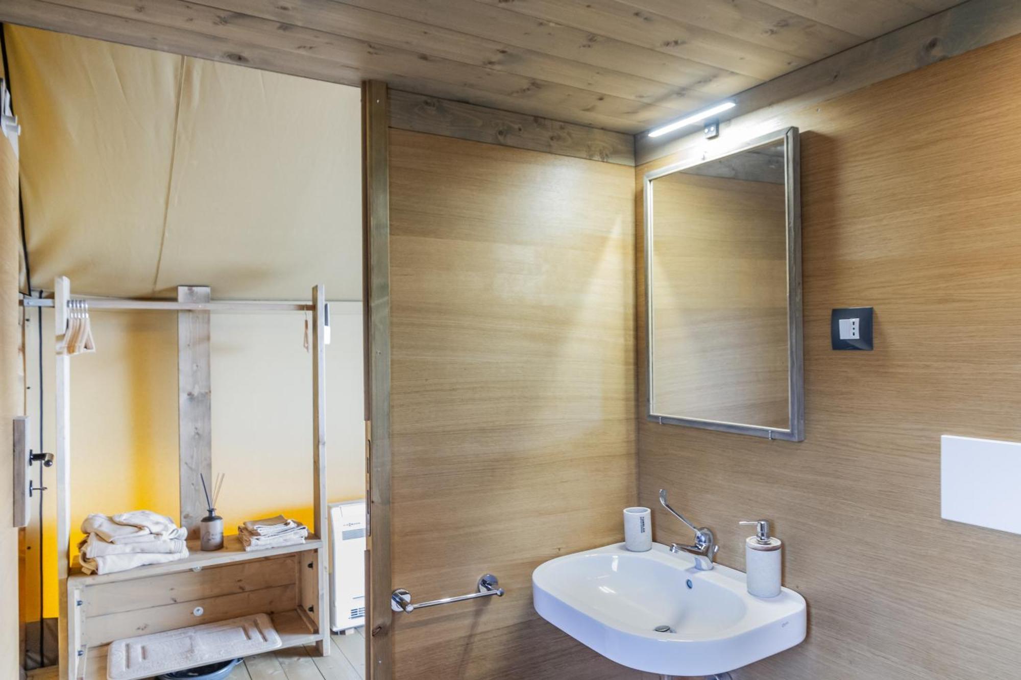 Glamping Grancia Hotel Grosseto Bagian luar foto
