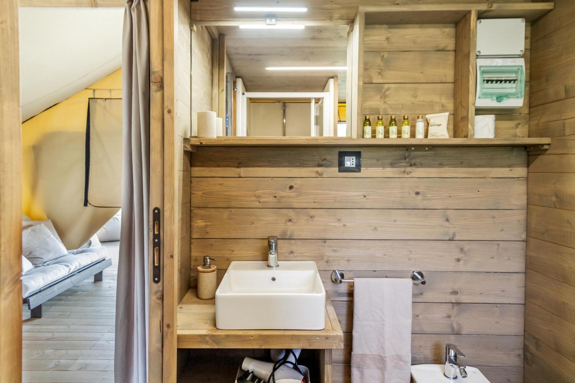 Glamping Grancia Hotel Grosseto Bagian luar foto